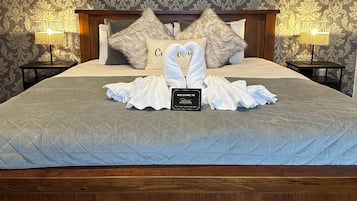 Traditional-Doppelzimmer, 1 King-Bett, mit Bad | Bügeleisen/Bügelbrett, Bettwäsche