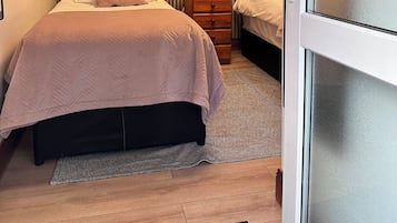 1 chambre, fer et planche Ă  repasser, draps fournis