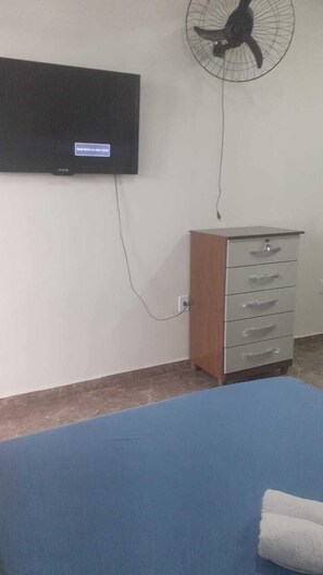 Basic Twin Room | Desk - POUSADA ESPAÇO PÉROLA (Marica)