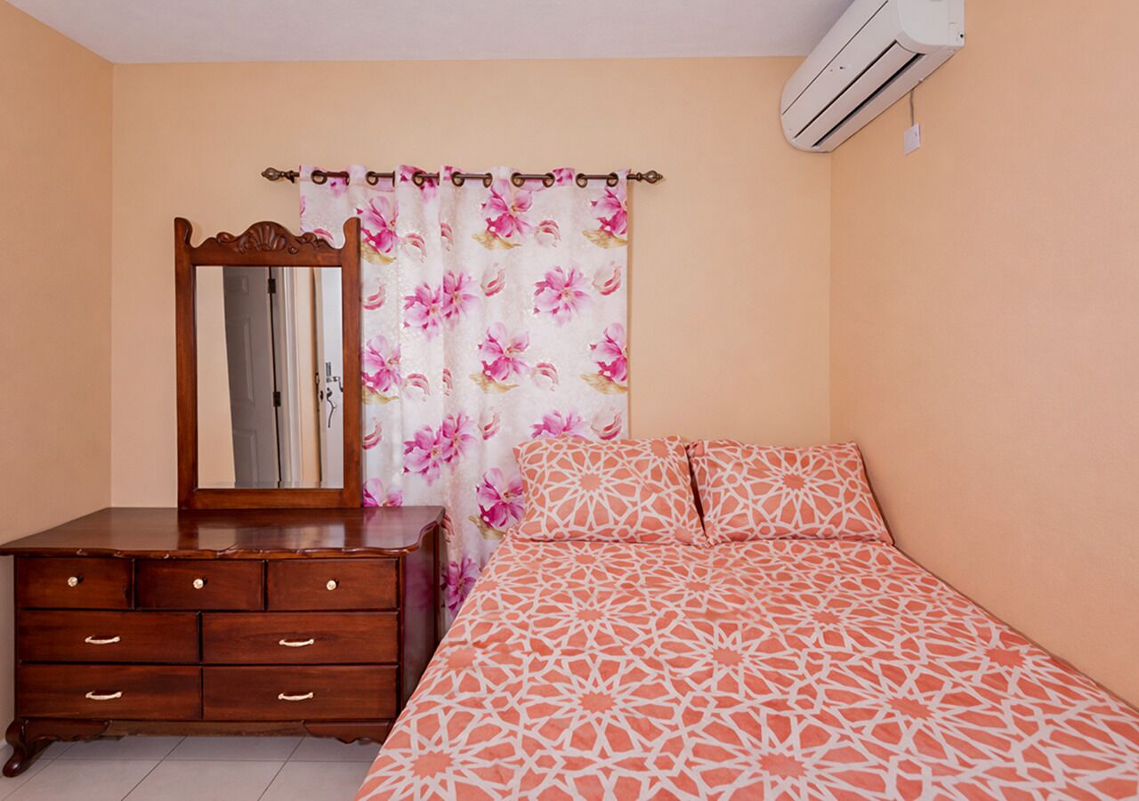 Individually furnished, iron/ironing board, free WiFi