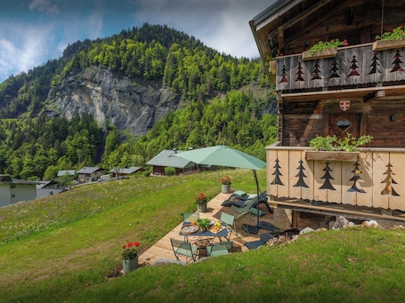 Ristorazione all'aperto. Le Mazot de la Caillère - cosy chalet for 4 with sauna - OVO Network