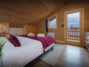 5 slaapkamers, een strijkplank/strijkijzer, wifi, beddengoed