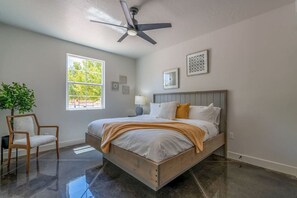 4 bedrooms, desk, iron/ironing board, travel crib