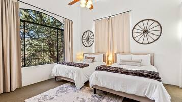 5 bedrooms, desk, iron/ironing board, travel crib