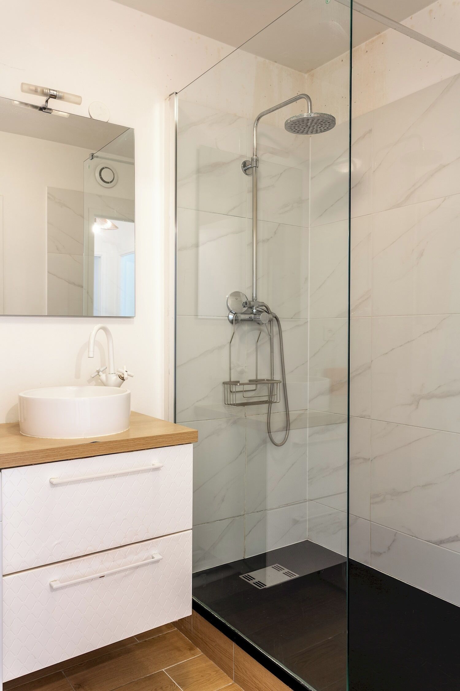 Eco-friendly toiletries, hair dryer, towels