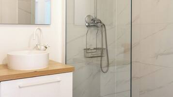 Eco-friendly toiletries, hair dryer, towels
