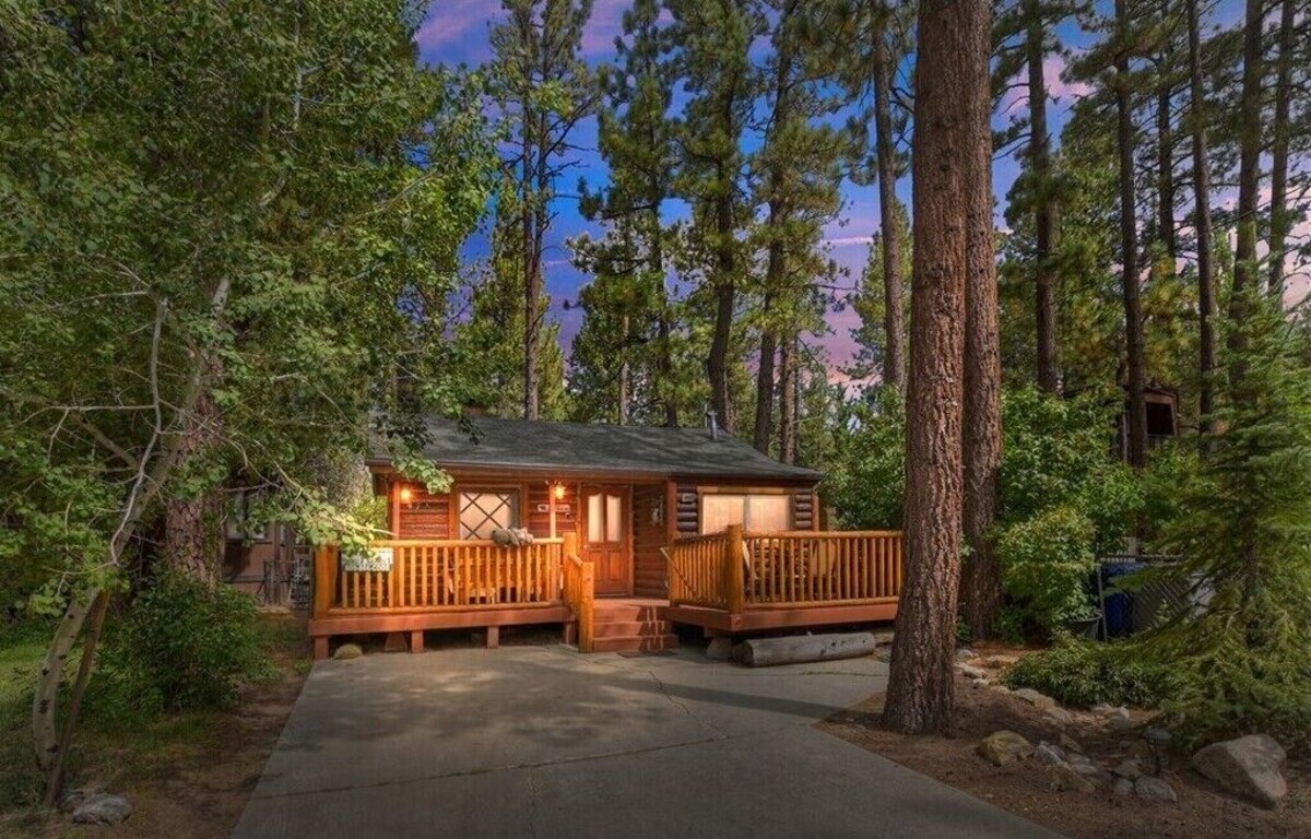 Little Bear Hug - Pet Friendly, Fireplace, Deck, Barbecue