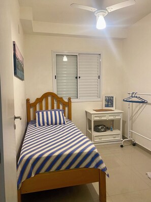2 bedrooms, iron/ironing board, WiFi