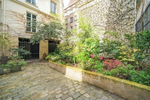 Property grounds - Happy Stay Paris - Marais Garden Loft (Paris)