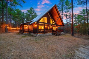 Exterior - 2 BR Cabin W/ Loft, Playset, Firepit, Hottub, Billards Table, Arcade (Broken Bow)