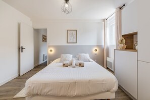 2 bedrooms, iron/ironing board, WiFi, bed sheets - L'hermès, Douillet et Chaleureux, Venez Vous Détendre (Segré-en-Anjou Bleu)