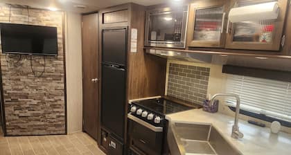 Large RV in Beautiful, Natural Setting!