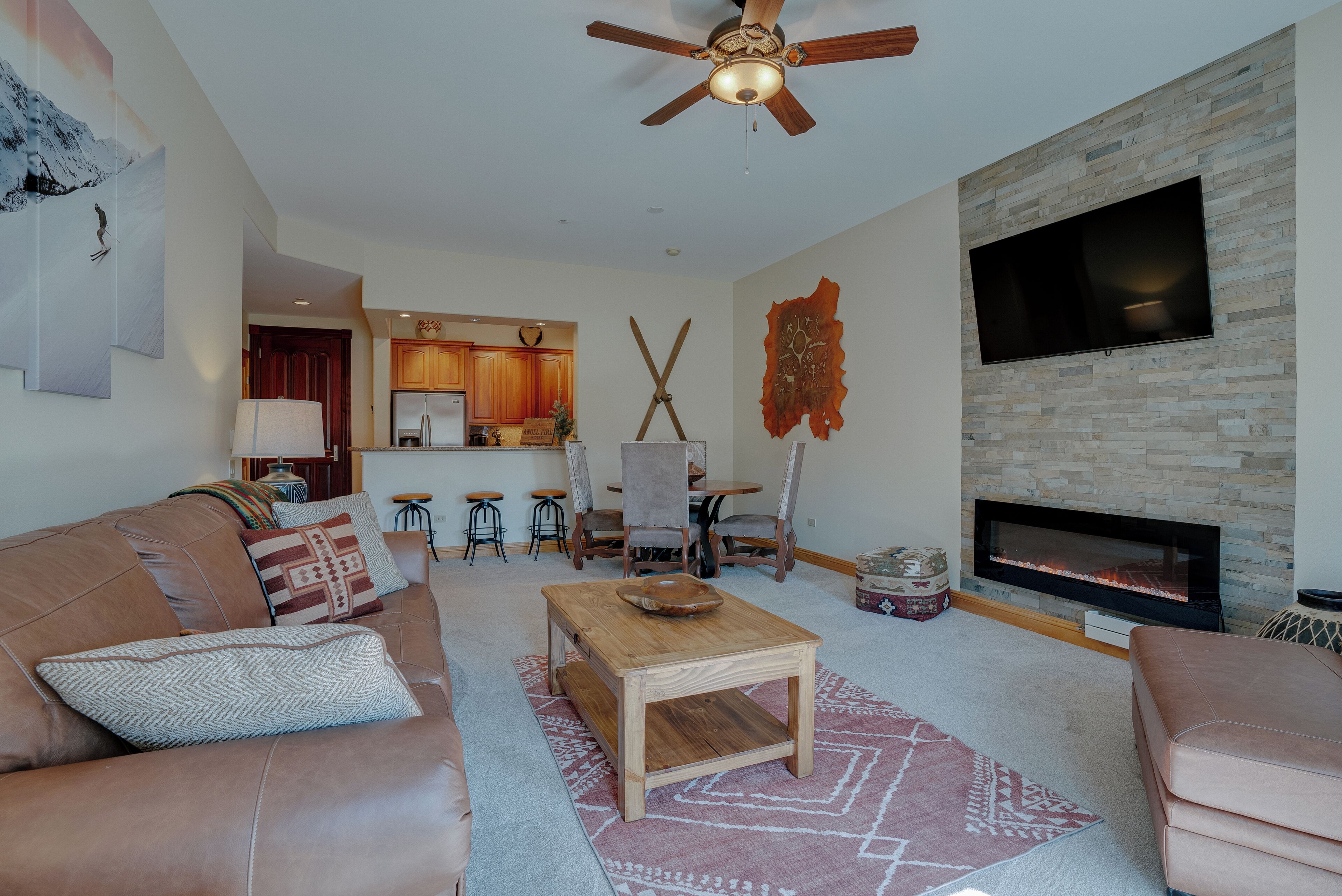 TV, fireplace
