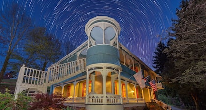 Historic Engadine Vanderbilt Suite S6