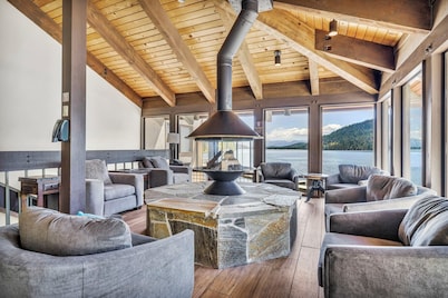 Cozy Studio w/Kitchen #112 at Donner Lake Village