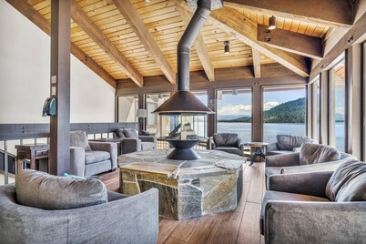 Cozy Studio w/Kitchenette Easily Accessible at Donner Lake Village