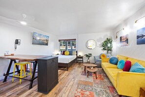 1 chambre, fer et planche à repasser, Wi-Fi gratuit, draps fournis