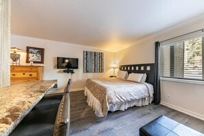 Bügeleisen/Bügelbrett, kostenloses WLAN, Bettwäsche