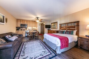 Iron/ironing board, free WiFi, bed sheets - Charming Studio Deluxe w/kitchen #215 at Donner Lake Village (Truckee)
