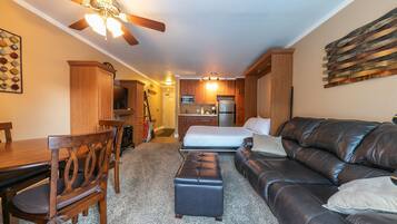 Iron/ironing board, free WiFi, bed sheets