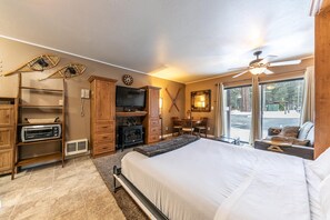 Iron/ironing board, WiFi, bed sheets - Cozy Deluxe Studio #132 at Donner Lake Village (Truckee)