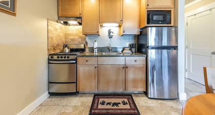 Quaint Studio w/Lake View #146 at Donner Lake Village