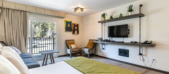 Modern Studio Deluxe #231 at Donner Lake Village