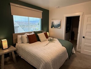 2 habitaciones, tabla de planchar con plancha, wifi y ropa de cama