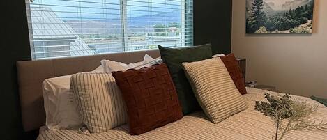 2 chambres, fer et planche à repasser, Wi-Fi, draps fournis