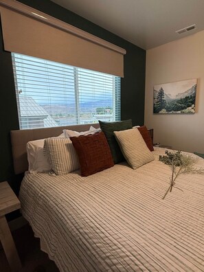 2 makuuhuonetta, silitysrauta/-lauta, Wi-Fi, vuodevaatteet