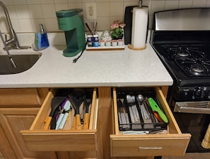 Fridge, microwave, oven, stovetop - Comfy 2beds-1bedroom at center city (Philadelphia)