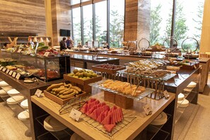 Free daily buffet breakfast  - Girdear Hotel (Qingyuan)