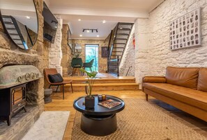 Interior - A Touch of Soho: Luxurious Historic Residence (Darlinghurst)