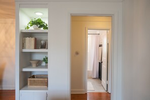 Interior - Renovated condo located in the center of Nashville near downtown in West End. (Nashville)