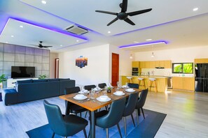 Dining - Sweet Luxury 4-bedroom Pool Villa (Tambon Rawai)