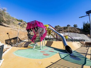 Children’s area - Penthouse with sea views, pool and parking (Torre De Benagalbon)