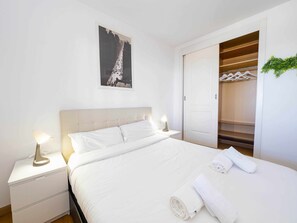3 bedrooms, iron/ironing board, travel cot, free WiFi