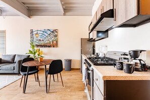 Fridge, microwave, oven, stovetop - VH | Great Location @Roma. Designed Loft | 313 (Ciudad de México)