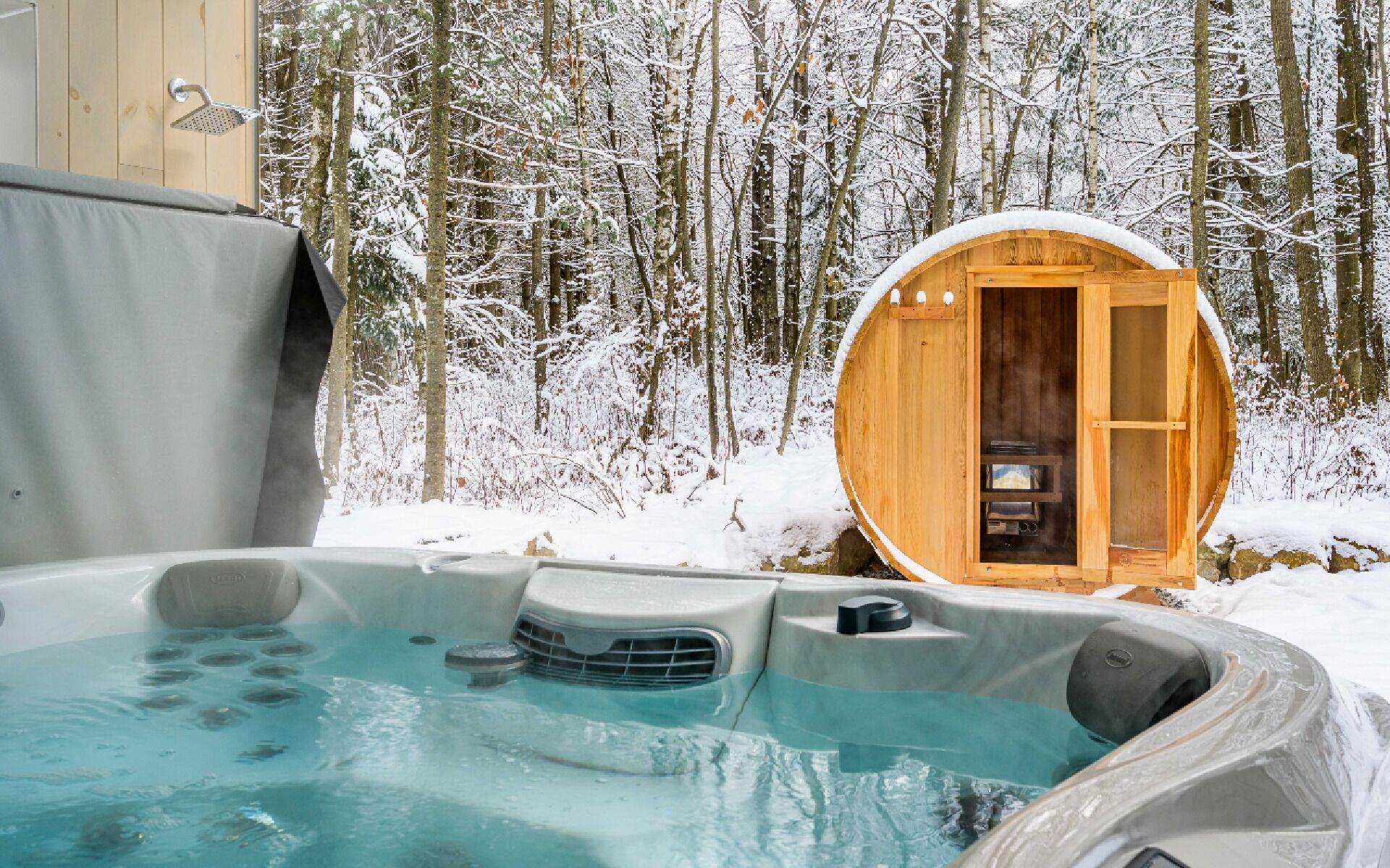 Bain à remous extérieur