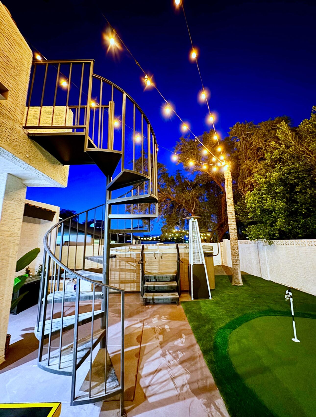 Big City MTN View Oasis: Swim HotTub, Putting GRN, BBQ, Ping Pong Table & More