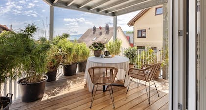 Holiday Apartment 'Seeapartment Höri' with Balcony and Wi-Fi