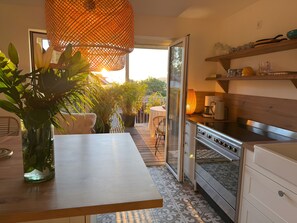 Refrigerador, horno, parrilla de estufa y lavavajillas 