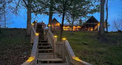 Riverfront Bliss- Private River Dock & Two King rooms!