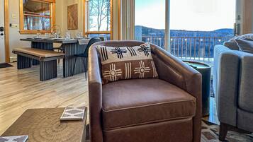 Smart TV, fireplace, video games, books