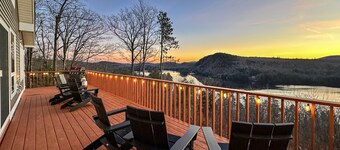 Sunday River House~HTub~Firepit~Wood Stove~Gondola~Move Rm~Amazing Views~Dogs Ok