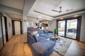 Games room - 4BR Penthouse with Rooftop Pool in Sosua strip! (Sosúa)