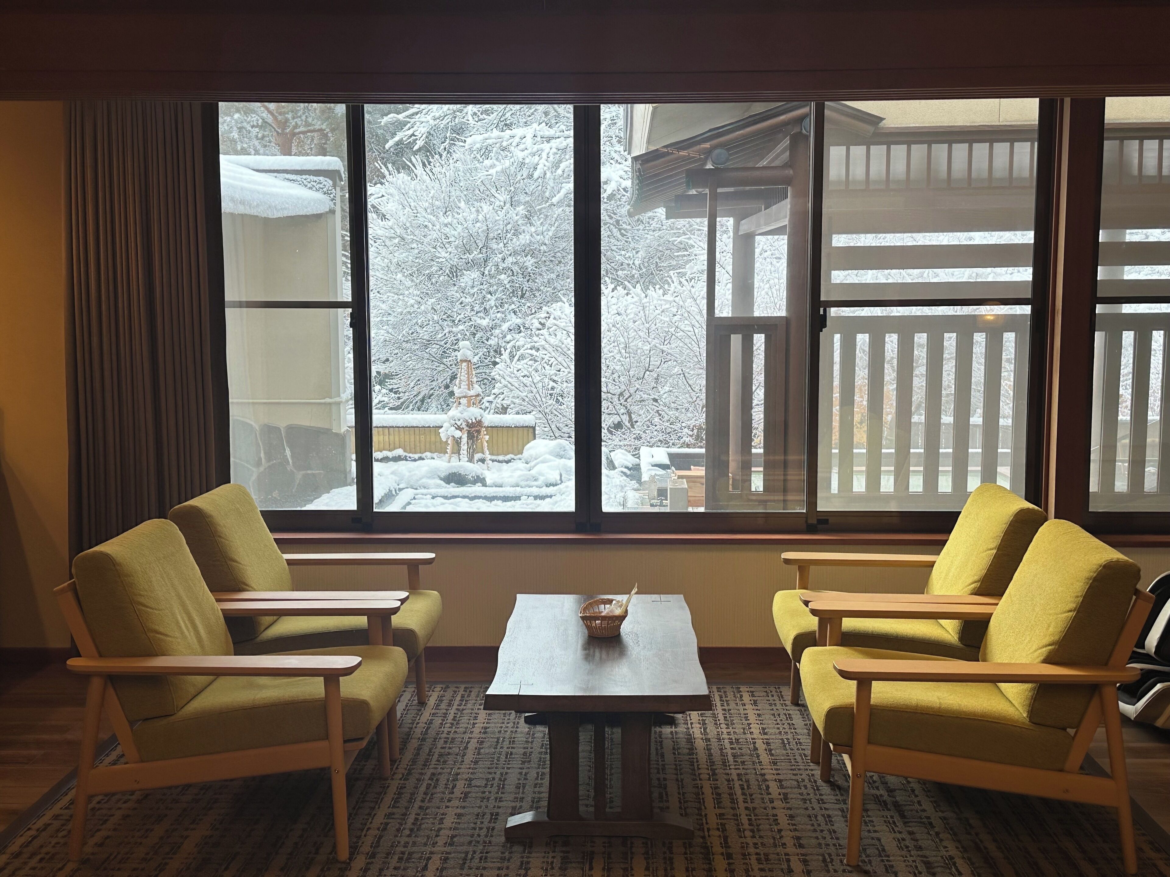 Standard-svíta - reyklaust - útsýni yfir garð | 1 svefnherbergi, rúmföt af bestu gerð, dúnsængur, míníbar