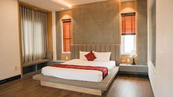 4 bedrooms, premium bedding, memory-foam beds, individually decorated