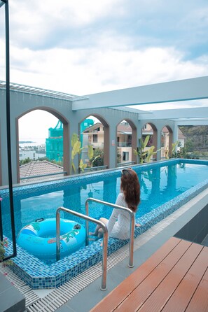 Private pool