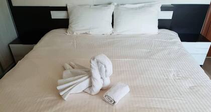 2-Bed - Sleeps 4 - w Parking